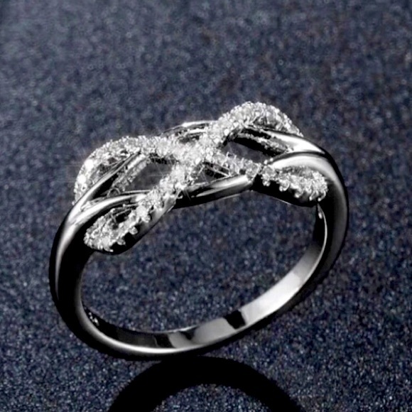 None Jewelry - New 925 silver simulated diamond Crystal Celtic Knot Infinity eternity Ring